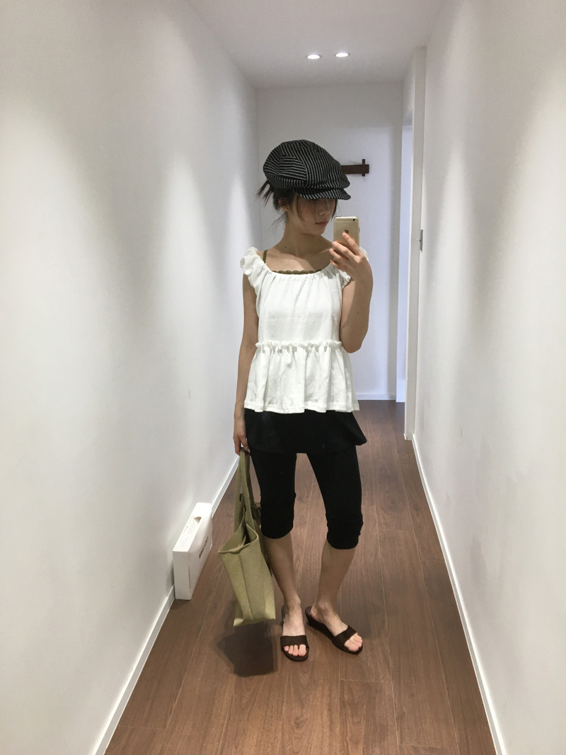Meadow punched frill sleeveless top (2color) 