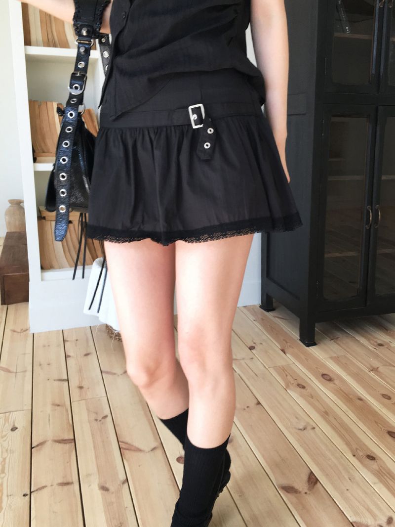 Lace buckle mini skirt pt