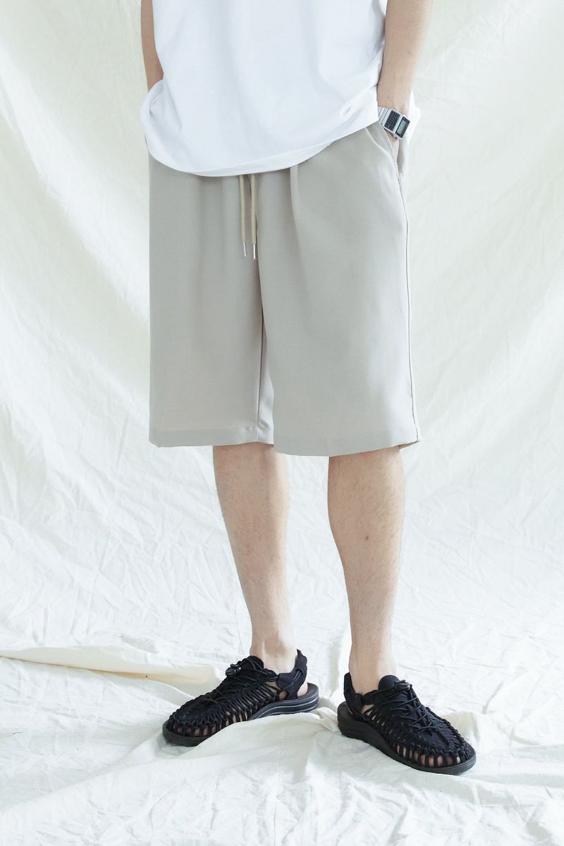 ONE TUCK BERMUDA PANTS BEIGE