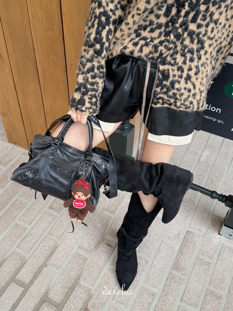 leather open pocket banding short pants