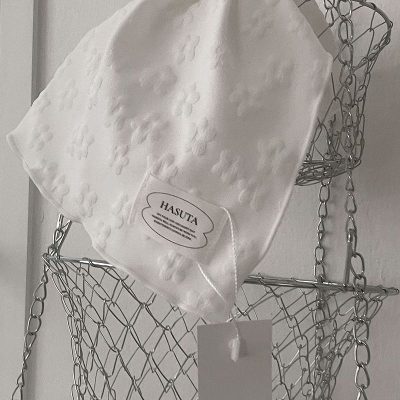 White flower kitchen cloth