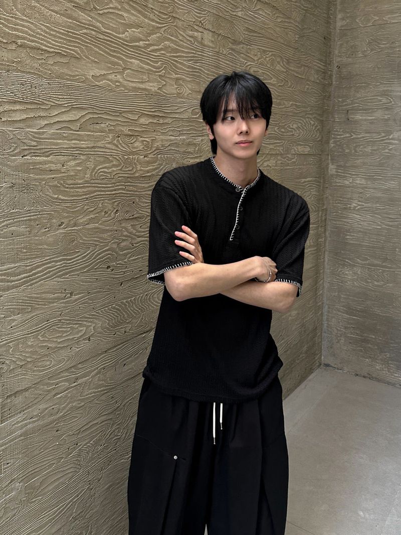 Len Stitch Henley Neck Short Sleeve Knit