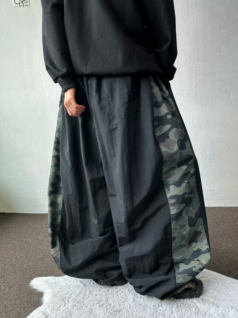 CCORTTI(コルッティ)の「From Side Military Pintuck Balloon Nylon Pants 2color(Pants)」