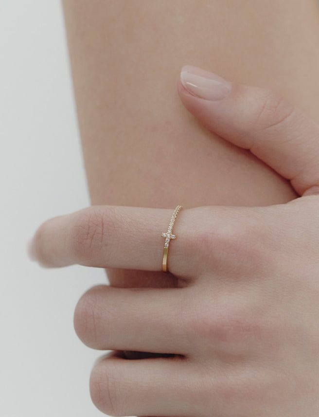 26SS★ Truly Essence 14K Cross Pave Ring