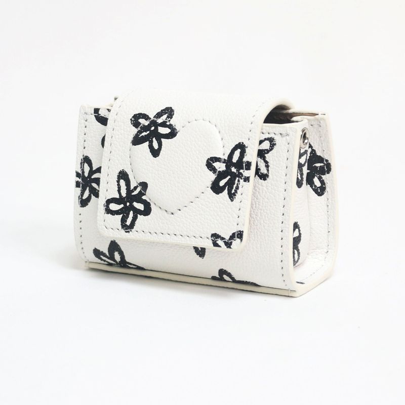 shape of' microbag - black flowers