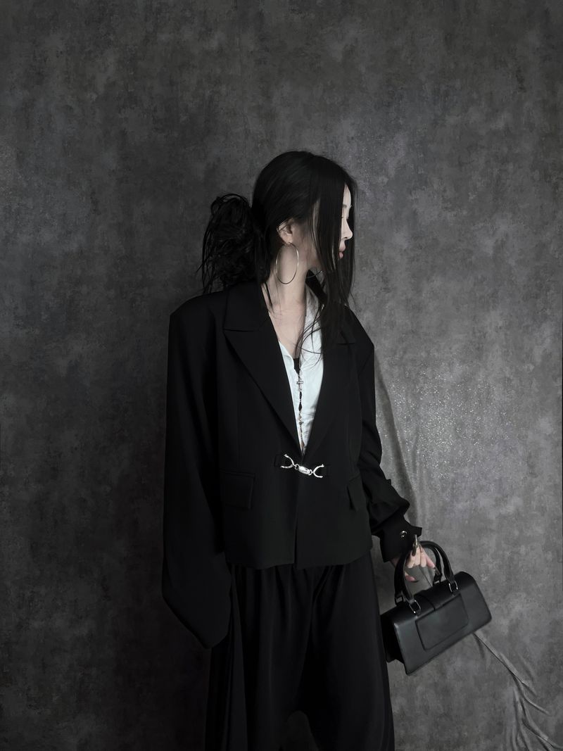 URBAN UNIQUE（アーバンユニーク）の「ボールドバックルクロップジャケット (unisex)（ジャケット/アウター）」