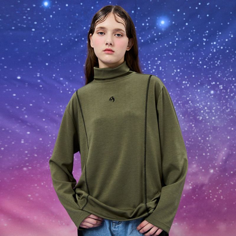 Stitch line turtleneck tshirts