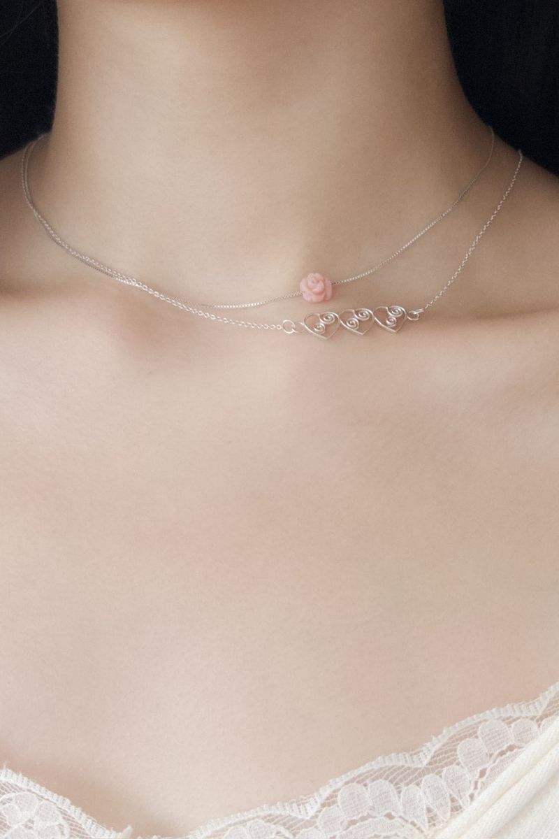 PAIR OF LOVE（ペアオブラブ）の「ピンク ローズ ネックレス（アクセサリー）」