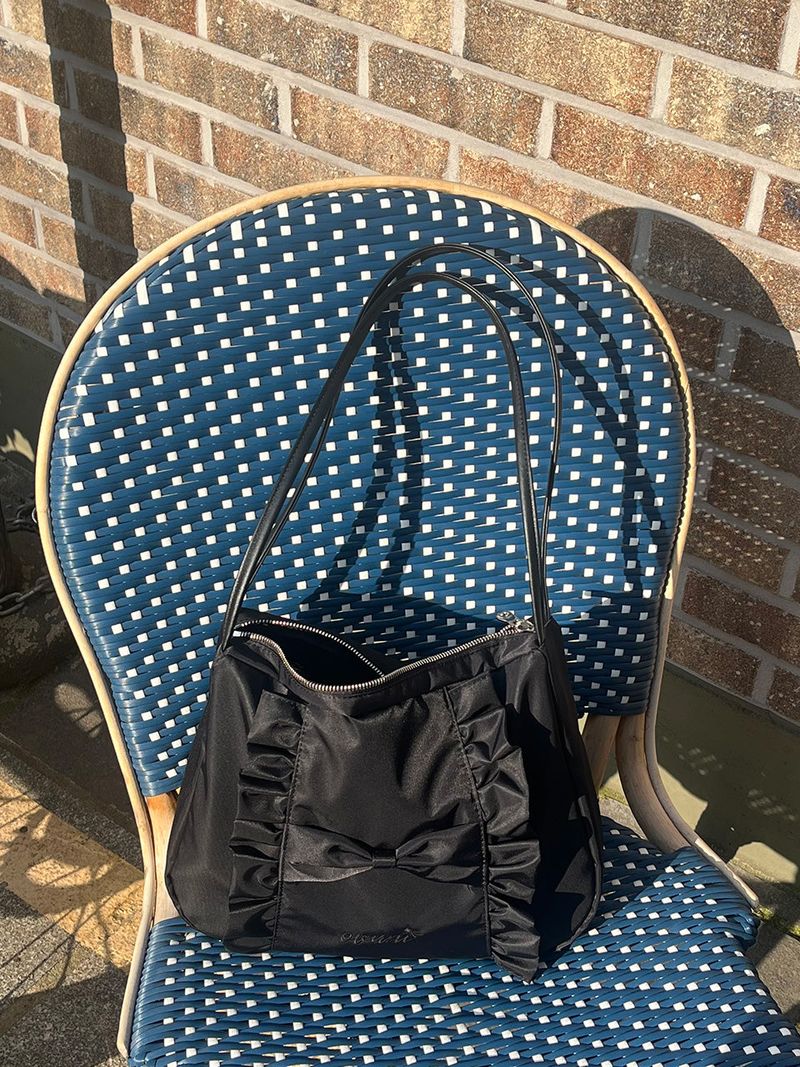ovuni（オーブニ）の「Classic ruffle bag_black(nylon)（Bags）」