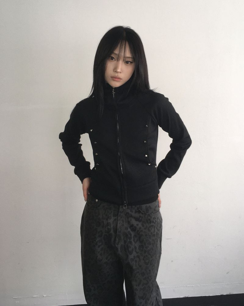 Stud slim hood jumper