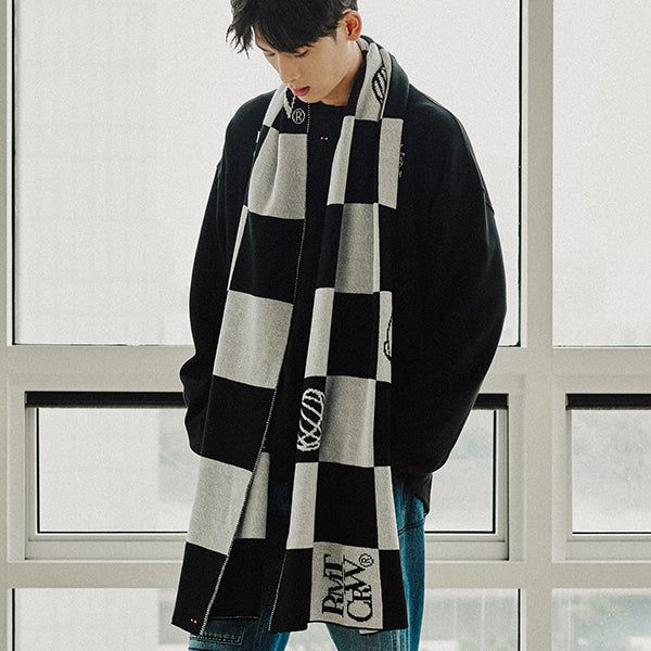 ROMANTIC CROWN（ロマンティッククラウン）の「CHECKER BOARD JACQUARD MUFFLER_BLACK（Fashion Accessories）」