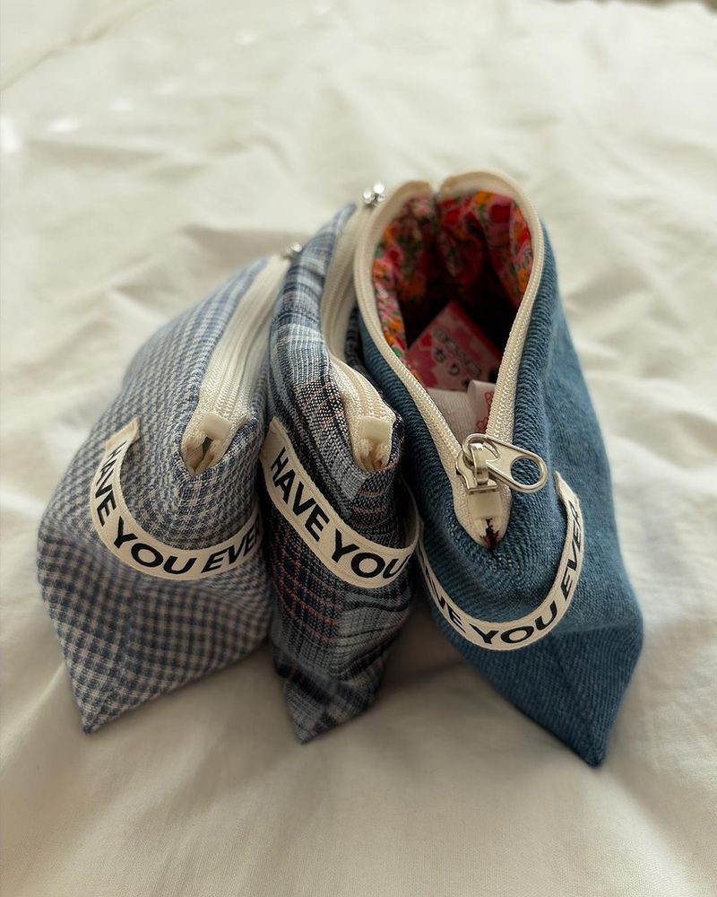 Linen tatan check flat pouch - blue , M size