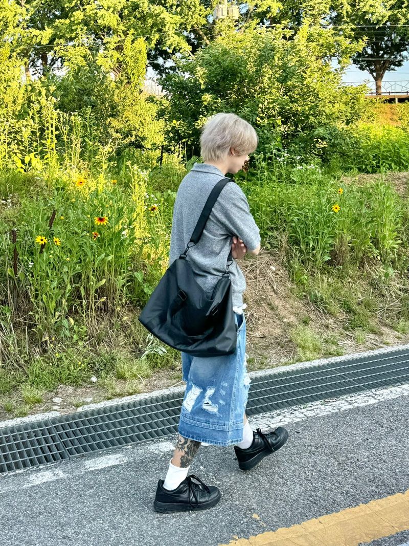 Double destroyed denim bermuda pants 1C