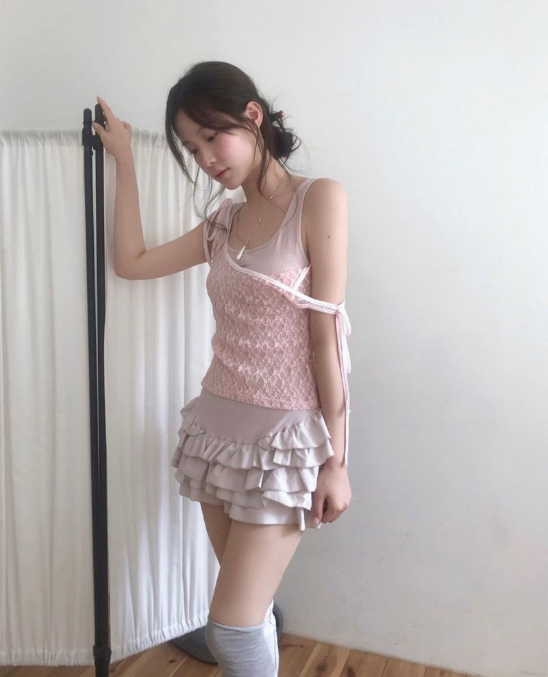 cloudemotion（クラウドエモーション）の「on lace & satin strap sleeveless to（Tops）」