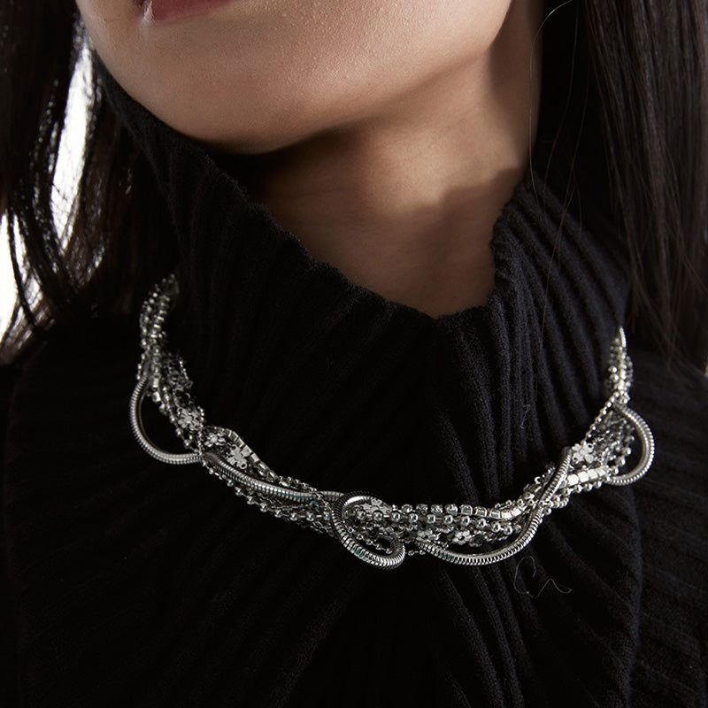 Multi-layered winding necklace