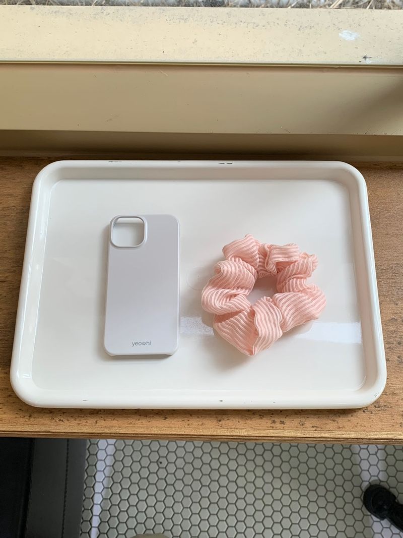 yeowhi(ヨウィ)の「yeowhi 단색 하드폰케이스 (soft grey)(Smartphone Accessories)」