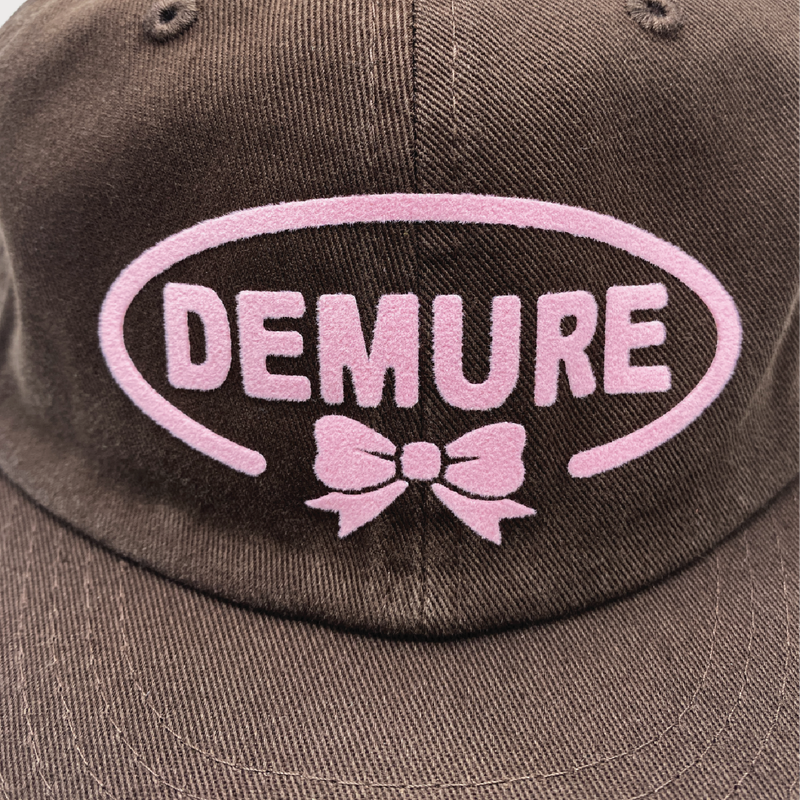 DEMURE RIBBON CAP
