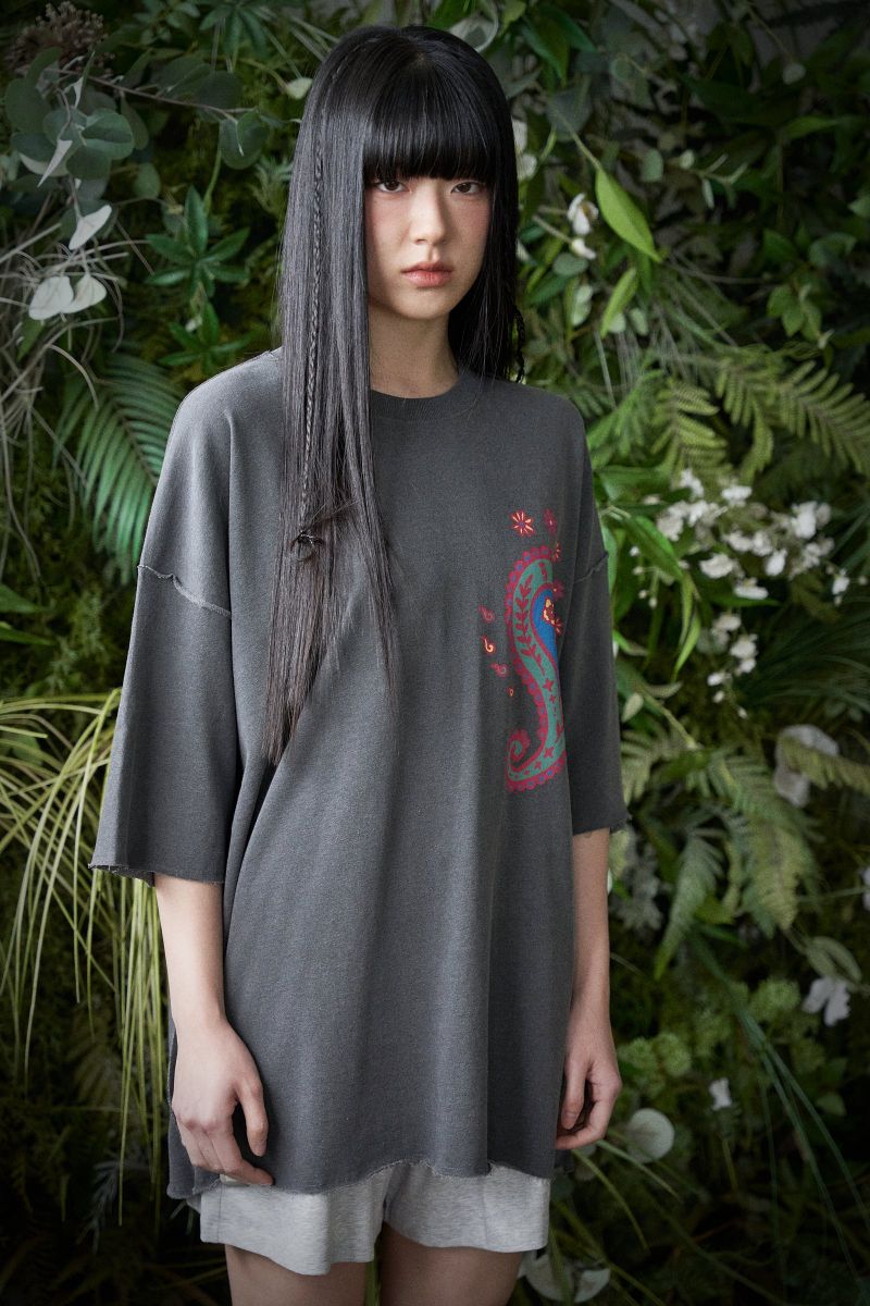  PAISLEY PRT. CUT-OUT 1/2 TEE (Charcoal)