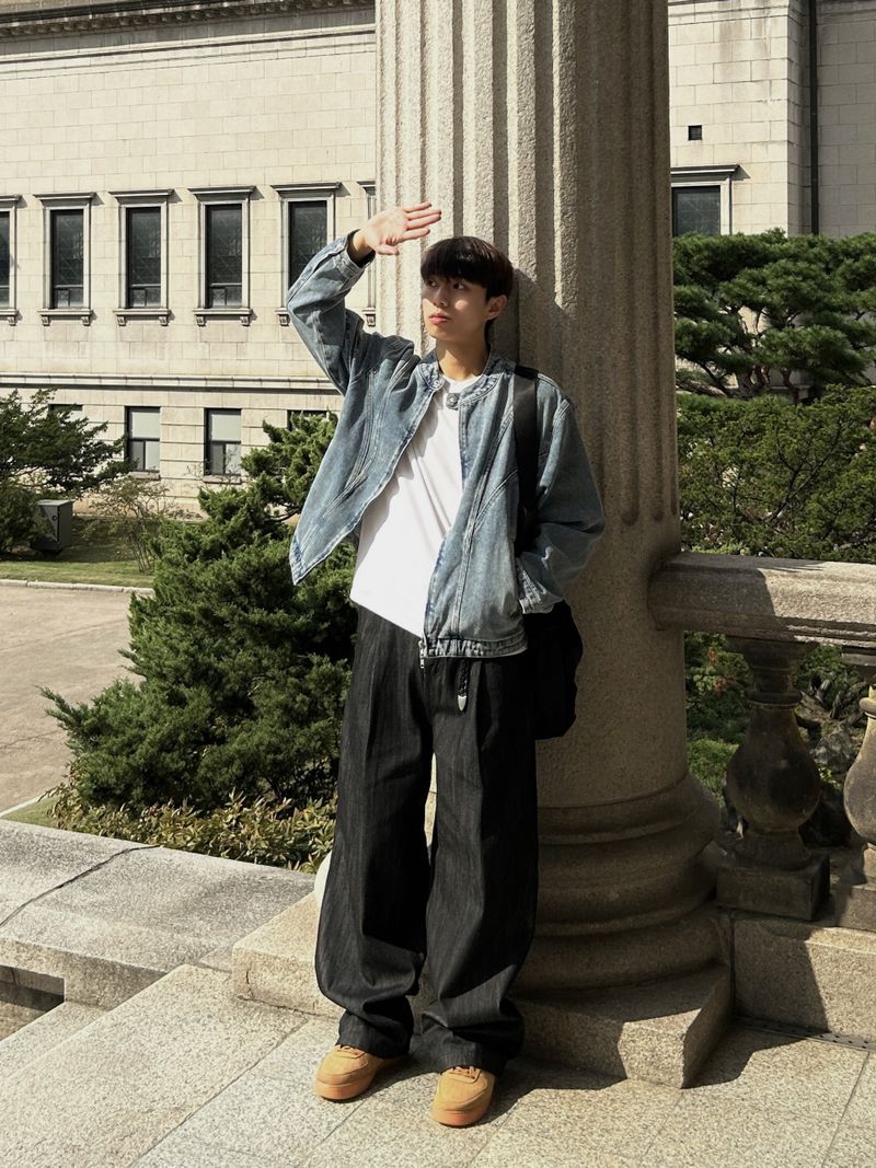 DEVIVE DEEP ONE TUCK WIDE DENIM