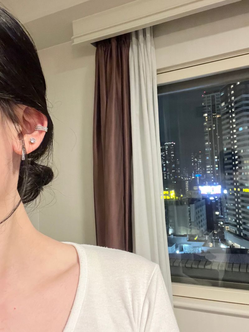 three chain earcuff