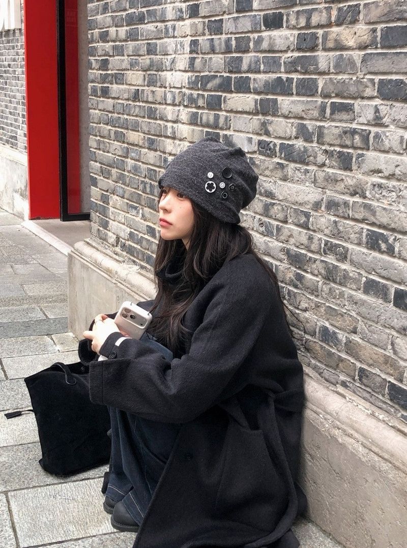 Unique Button Point Beanie (2color)