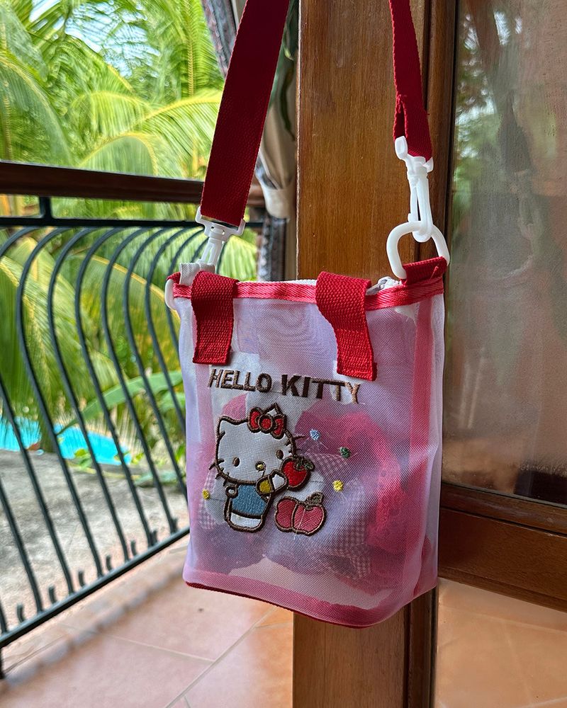 Delight-J（ディライトジェイ）の「Apple Summer Mash Tote & Cross Beach Bag（Bags）」