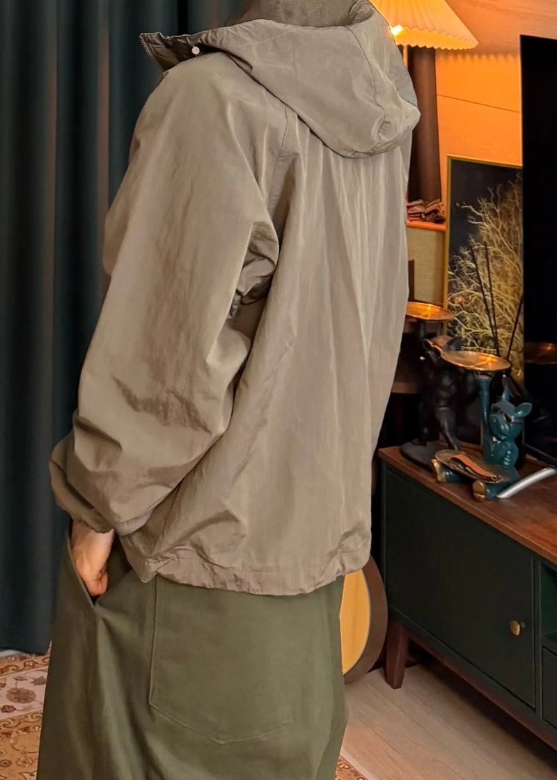 Two-Pocket Hooded Lip Jacket 3COLOR