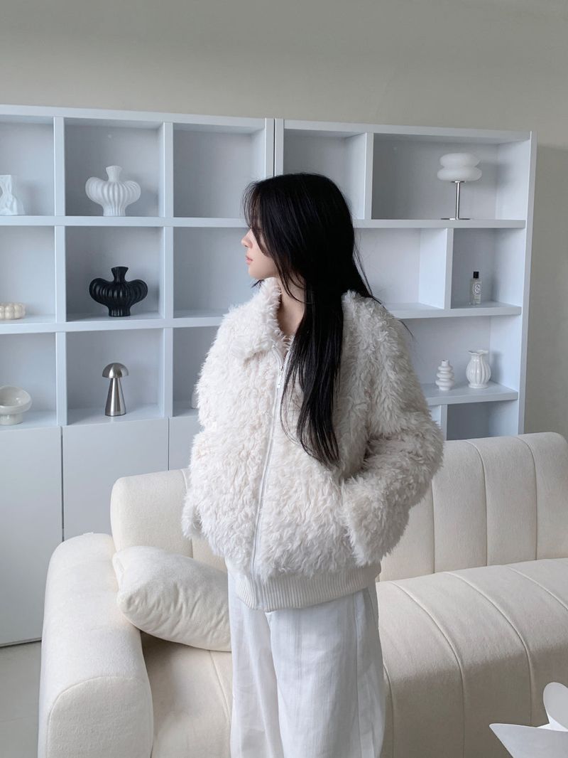 Luv Snowy Collar Fur Zip-Up Jacket