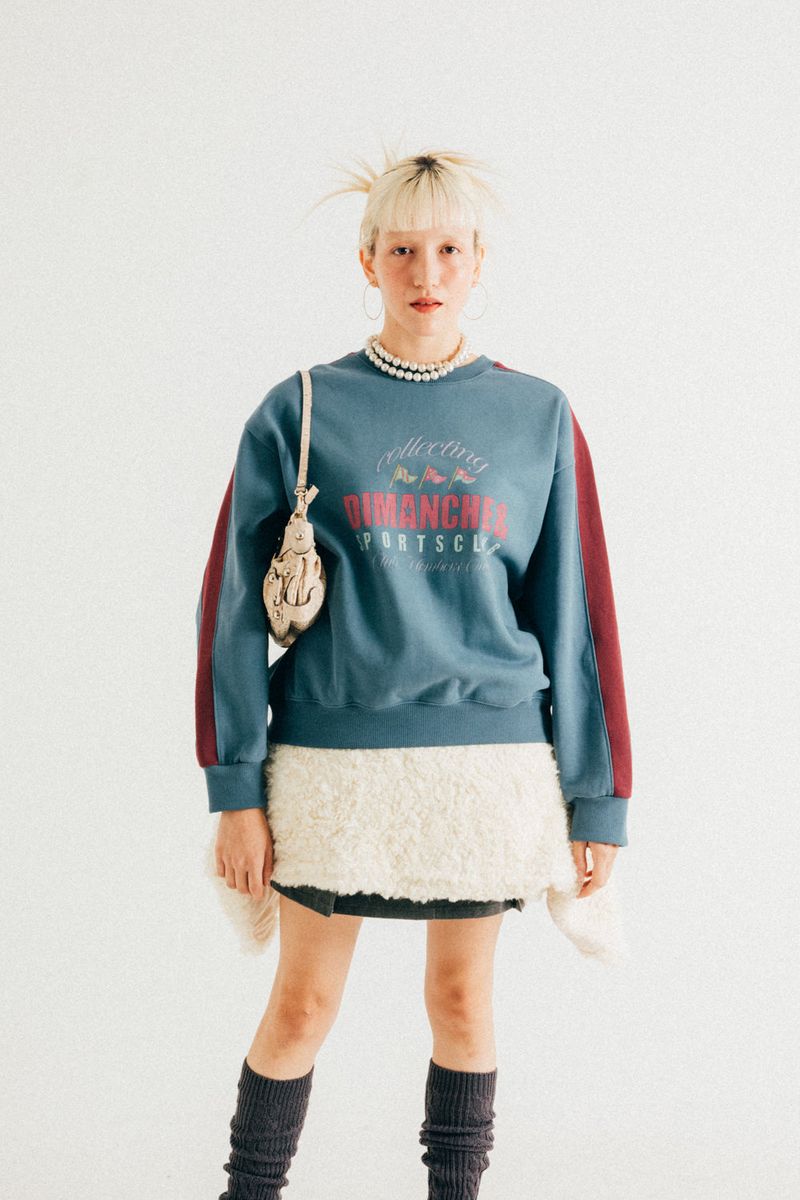 VINTAGE DEEP BLUE SWEATSHIRT