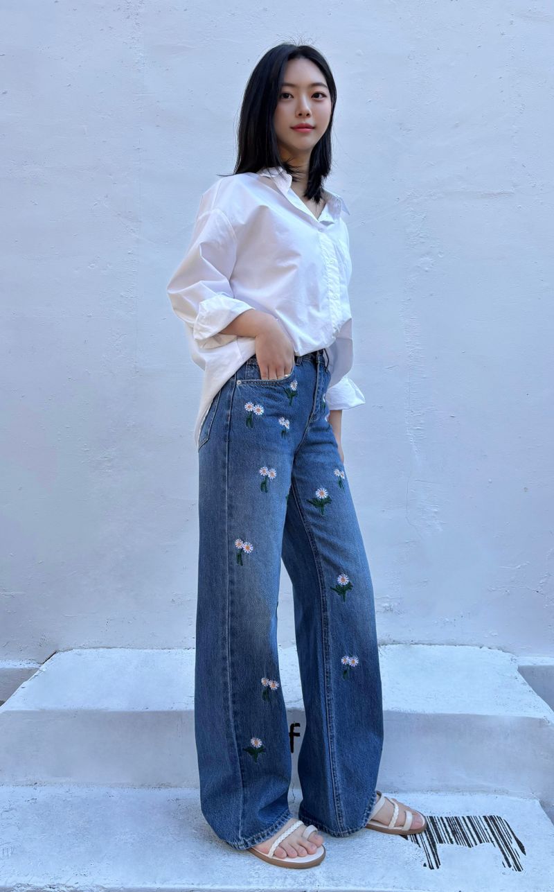 DAISY EMBROIDERED BLUE DENIM PANTS code 25000