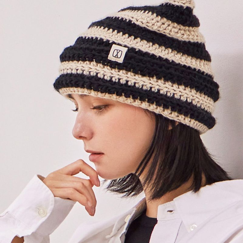 Square Label Stripe Crochet Beanie / Black