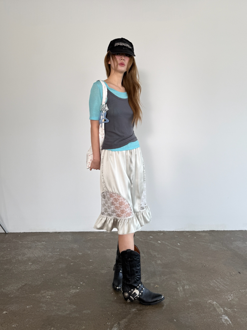 silky frill bermuda pants