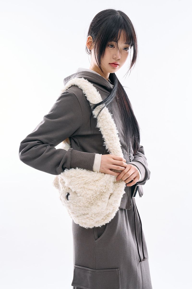 Raucohouse(ラウコハウス)の「Lumi buckle flap bag(Bags)」