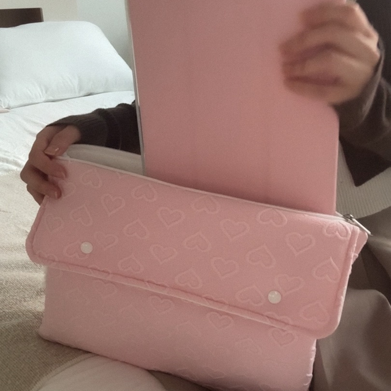 heart ipad pouch (pink)
