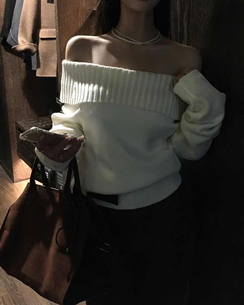 [BELLIDE MADE] KISSME, OFF-SHOULDER FINGER HOLE KNIT