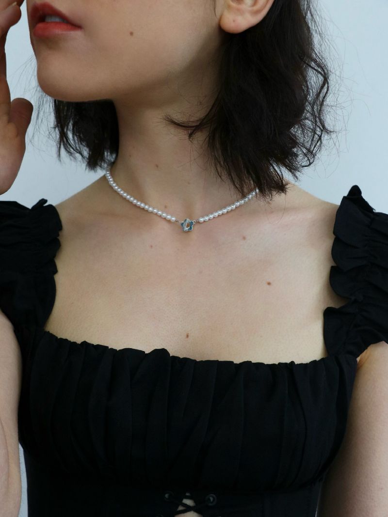 Flower pearl necklace / silver