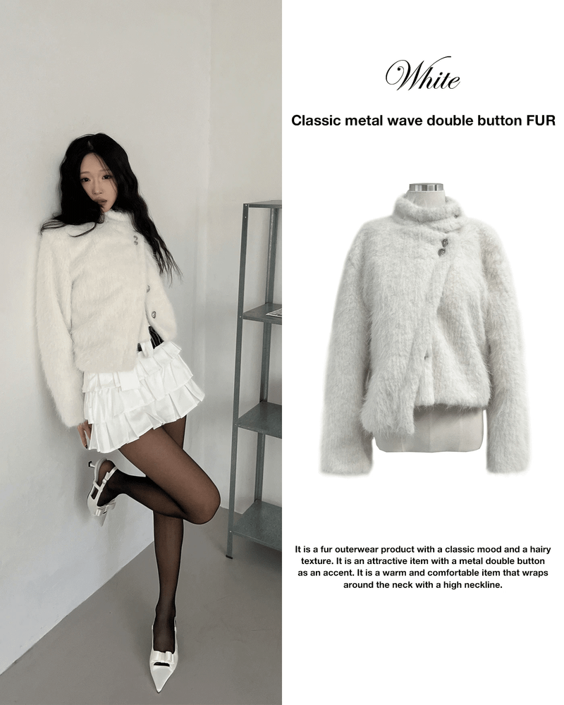 GUSTA（グスタ）の「クラシックメタルウェーブダブルボタンハイネックファーコート (White)（ジャケット/アウター）」