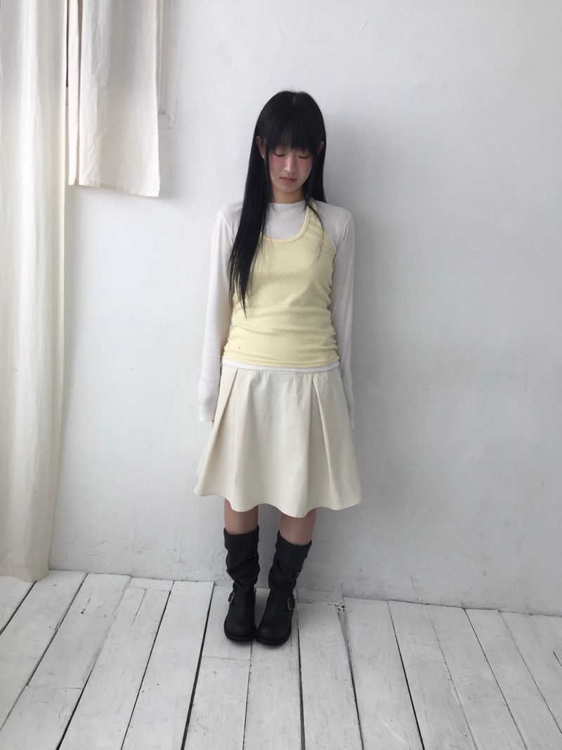 ボタンスリットミディスカート
