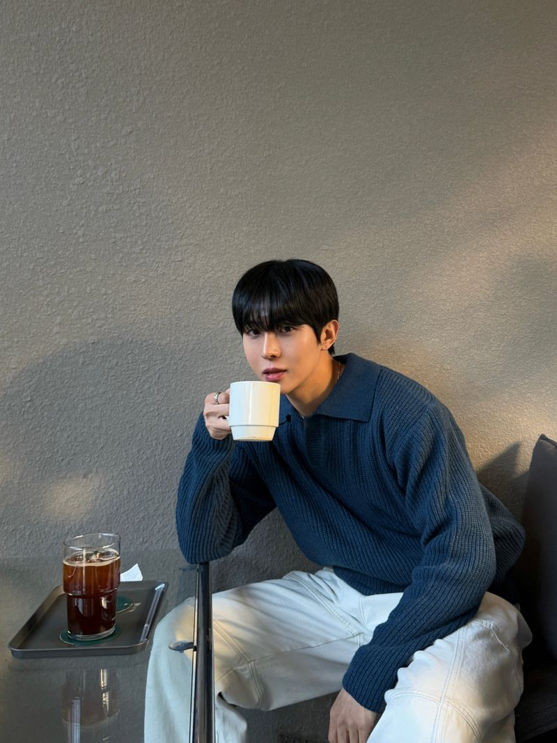 Open collar hachi knit