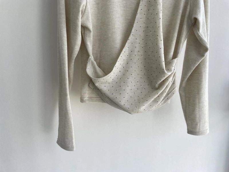 Lodi dot off-shoulder knit