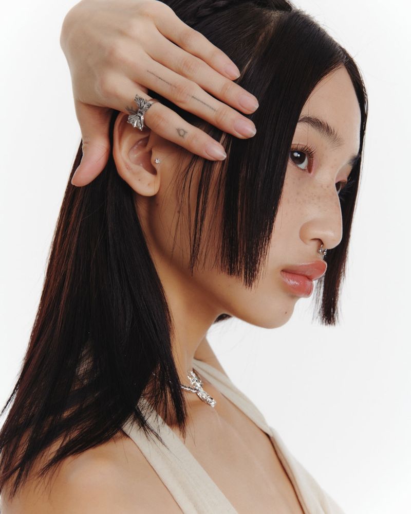 Ribbon ruffle silver ring