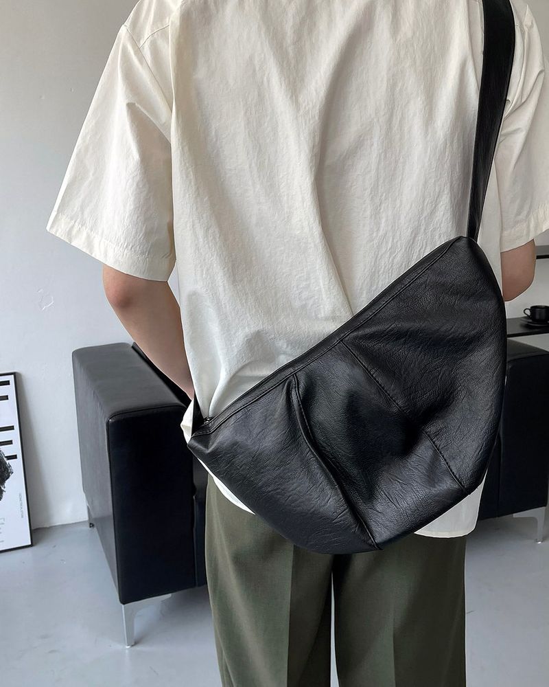 ROXY Vijou Croissant Cross Bag