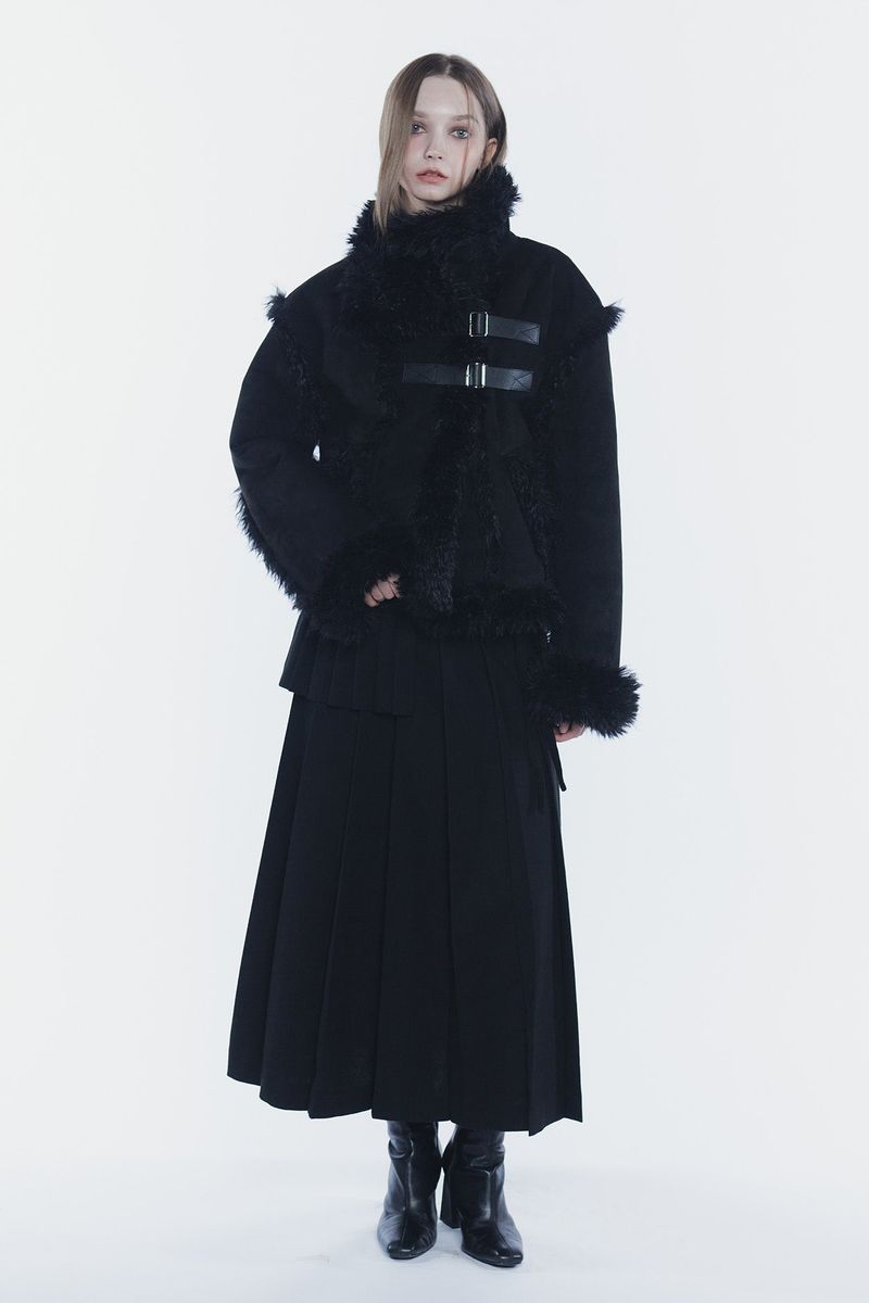 LAYERED PLEATS SKIRT black