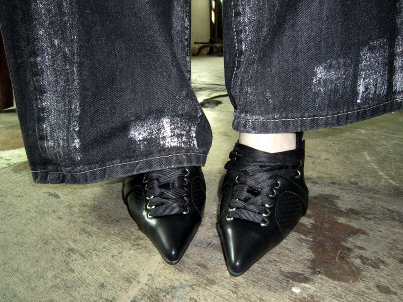 Sneakers point heels