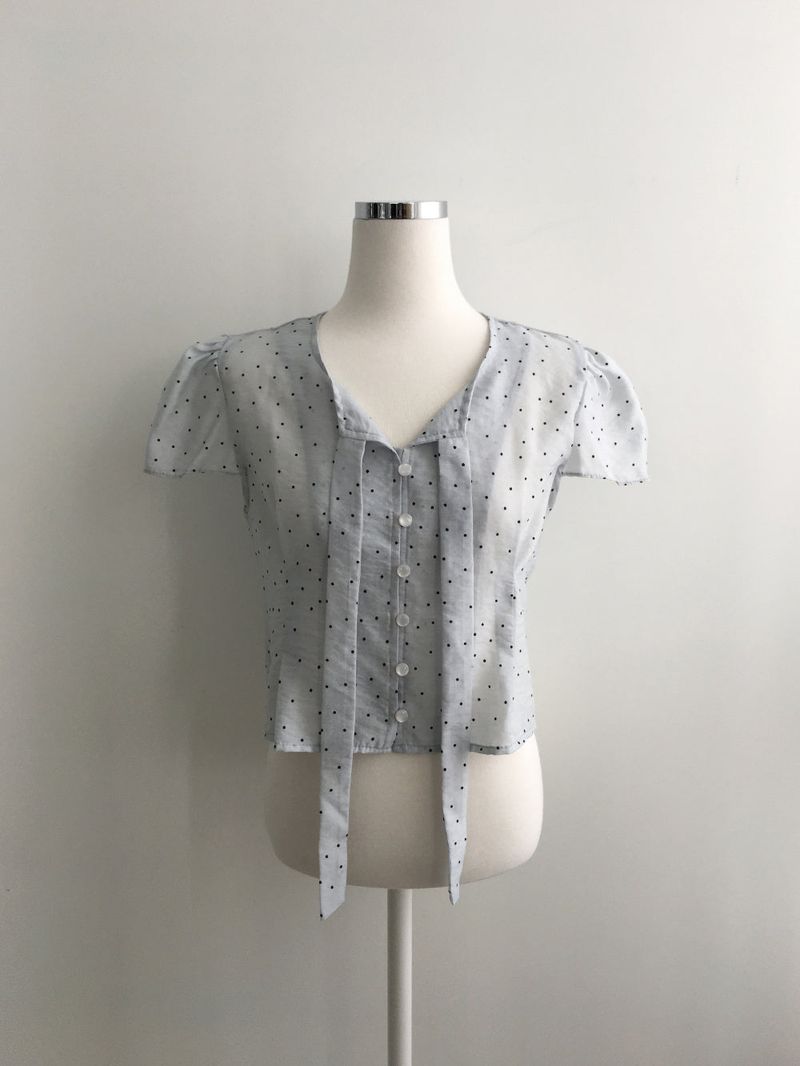 Dot tie puff blouse