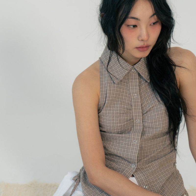 SLEEVLESS SHIRRING SHIRTS (BEIGE)