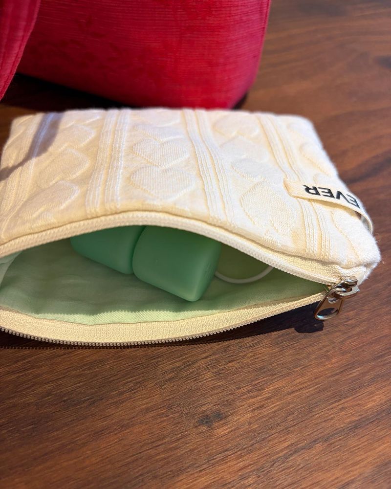 Love embo flat pouch - ivory , M size