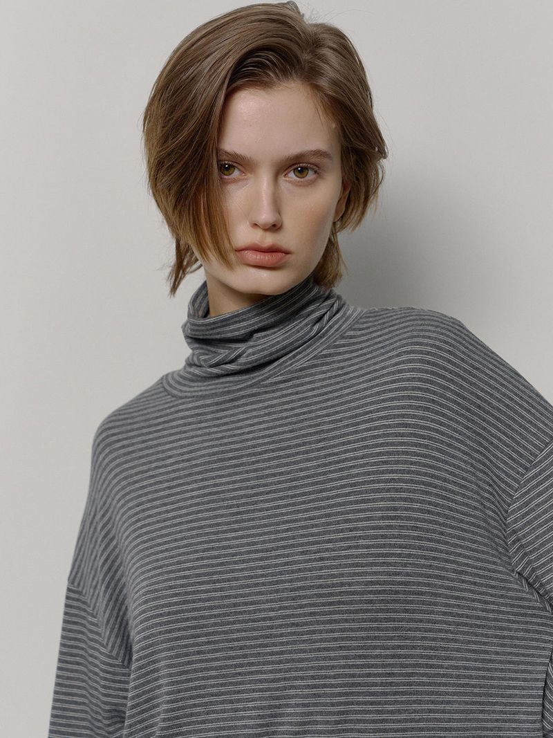 STRIPE TURTLE NECK LONG SLEEVE (GREY)