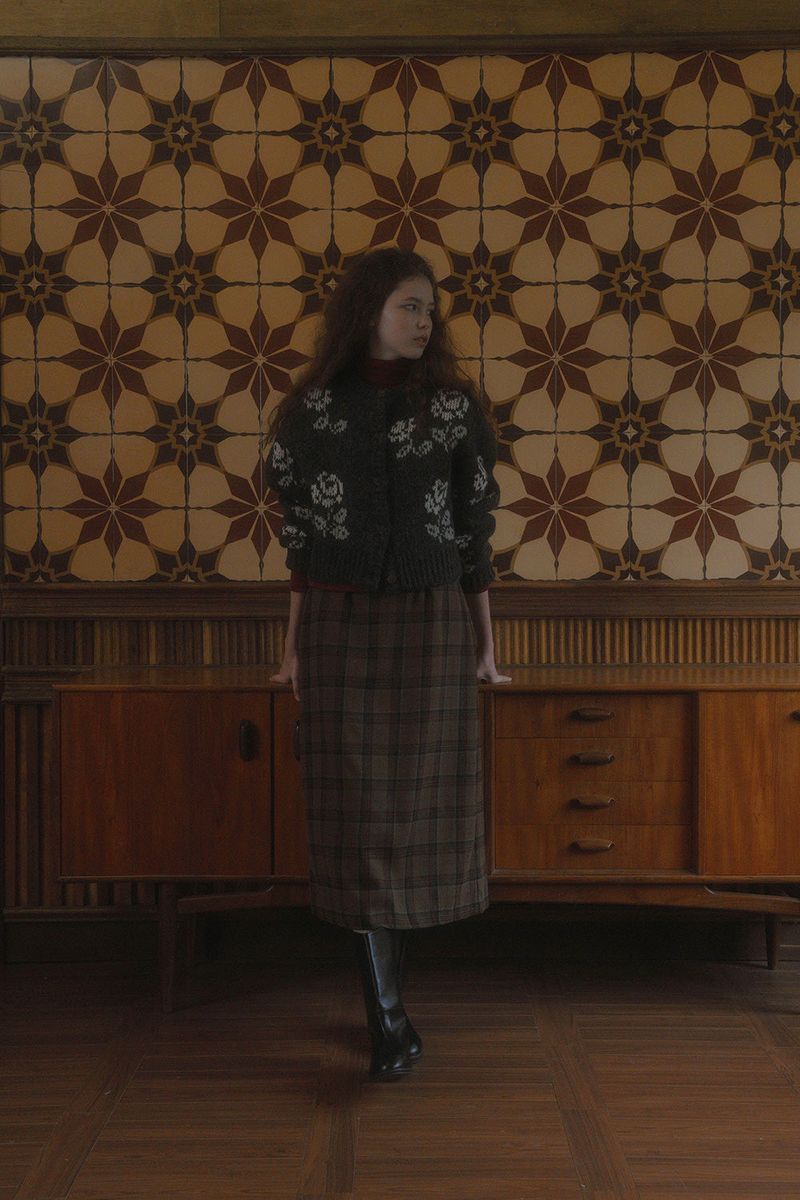 Falling long skirt_check brown