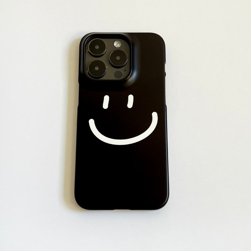 a3b3（エースリービースリー）の「Smile Black (Matt Phone Case)（Smartphone Accessories）」